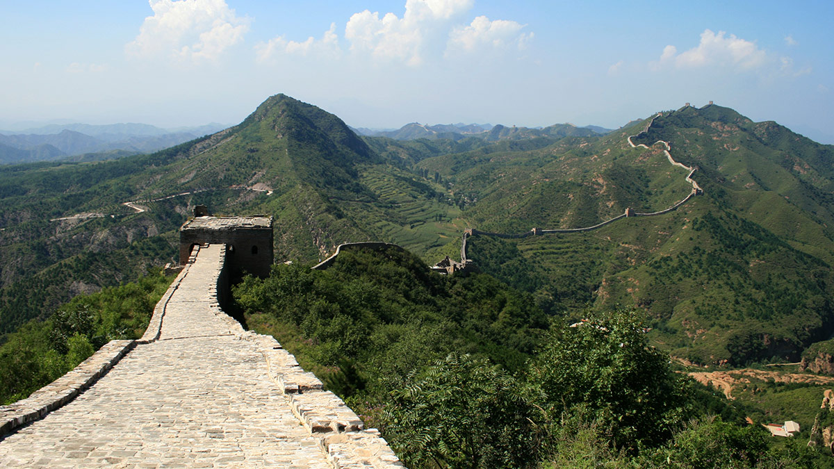 The middle section of the east side of the Great Wall at Simatai.